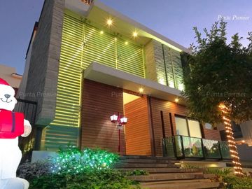 Casa de Lujo Venta Coto Alcazar Av Juan Palomar Puerta de Hierro Andares Zona Dorada Zapopan