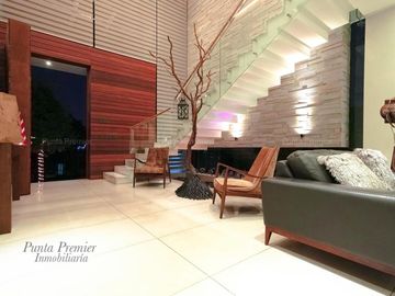 Casa de Lujo Venta Coto Alcazar Av Juan Palomar Puerta de Hierro Andares Zona Dorada Zapopan