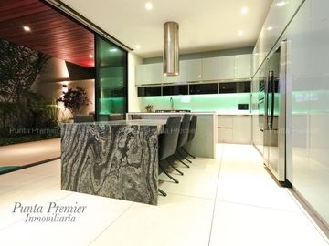 Casa de Lujo Venta Coto Alcazar Av Juan Palomar Puerta de Hierro Andares Zona Dorada Zapopan