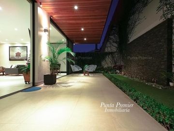 Casa de Lujo Venta Coto Alcazar Av Juan Palomar Puerta de Hierro Andares Zona Dorada Zapopan