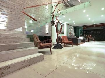Casa de Lujo Venta Coto Alcazar Av Juan Palomar Puerta de Hierro Andares Zona Dorada Zapopan