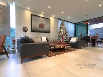 Casa de Lujo Venta Coto Alcazar Av Juan Palomar Puerta de Hierro Andares Zona Dorada Zapopan
