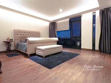 Casa de Lujo Venta Coto Alcazar Av Juan Palomar Puerta de Hierro Andares Zona Dorada Zapopan
