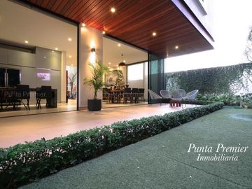 Casa de Lujo Venta Coto Alcazar Av Juan Palomar Puerta de Hierro Andares Zona Dorada Zapopan