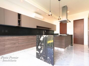 Casa en Venta de Lujo Coto Abadia Av Universidad Zona Andares Puerta de Hierro Zona Dorada Zapopan
