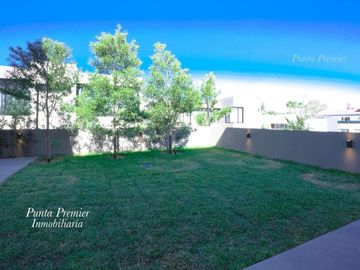 Casa en Venta de Lujo Coto Abadia Av Universidad Zona Andares Puerta de Hierro Zona Dorada Zapopan