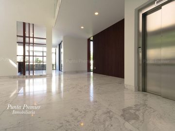 Casa en Venta de Lujo Coto Abadia Av Universidad Zona Andares Puerta de Hierro Zona Dorada Zapopan