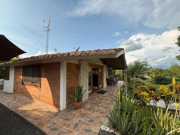 Venta casa campestre via Pereira Alcala