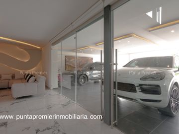 Residencia de Lujo en Venta en Puerta Las Lomas con Elevador Zona Andares