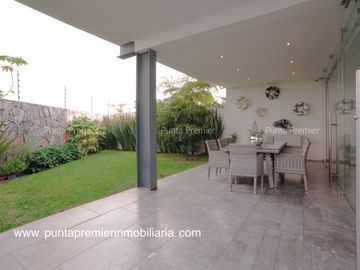 Residencia de Lujo en Venta en Puerta Las Lomas con Elevador Zona Andares