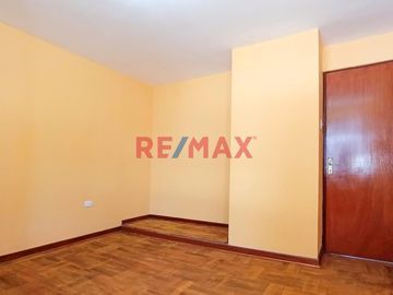 Se Vende Hermosa Casa De 1Er Y 2Do Piso En Bellavista – Oportunidad Única