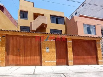 Se Vende Hermosa Casa De 1Er Y 2Do Piso En Bellavista – Oportunidad Única