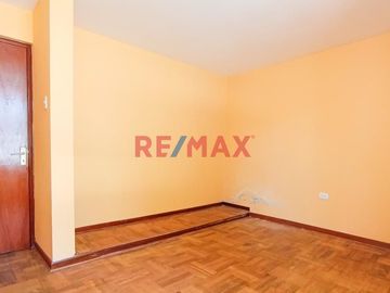 Se Vende Hermosa Casa De 1Er Y 2Do Piso En Bellavista – Oportunidad Única