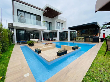 Casa en venta en Isla mocoli con piscina, Ecuador