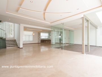 Puerta las Lomas Casa de lujo en venta, Zona Puerta de Hierro Andares Av Universidad Zapopan