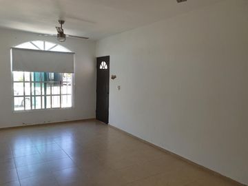 Casa en Venta en Playa del Carmen, Residencial Marsella: Comodidad, Seguridad y Ubicación Privilegiada