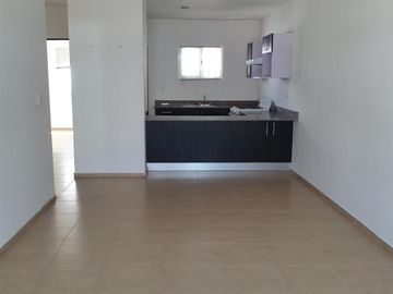 Casa en Venta en Playa del Carmen, Residencial Marsella: Comodidad, Seguridad y Ubicación Privilegiada