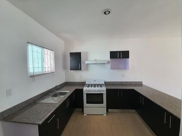 Casa en Venta en Playa del Carmen, Residencial Marsella: Comodidad, Seguridad y Ubicación Privilegiada