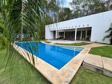 Casa en Venta en Playa del Carmen, Residencial Marsella: Comodidad, Seguridad y Ubicación Privilegiada