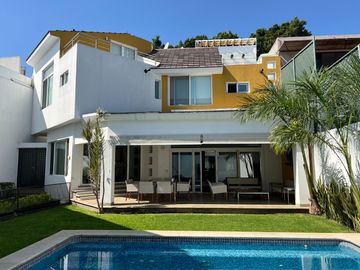 Casa en venta en Jiutepec, Morelos en Residencial Sumiya.