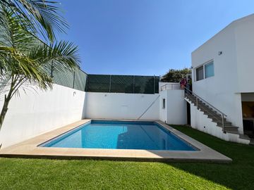 Casa en venta en Jiutepec, Morelos en Residencial Sumiya.