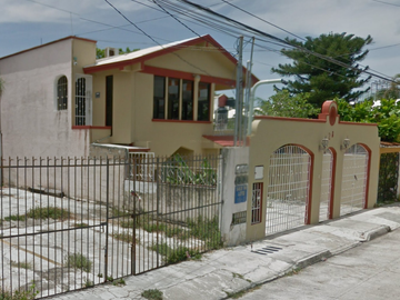VENTA DE CASA EN SUPERMANZANA 20, CANCÚN, QUINTANA ROO.