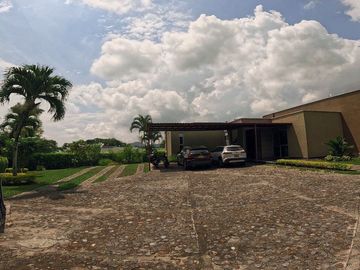 Se vende casa hacienda las victorias ibague
