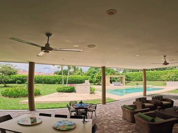Se vende casa hacienda las victorias ibague