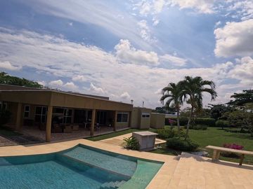 Se vende casa hacienda las victorias ibague