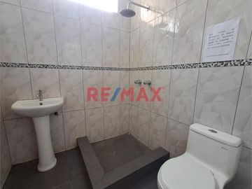 🏡 Casa De 3 Pisos En San Juan De Miraflores - Ideal Para Inversionistas S/. 729,963.00 - $ 199,990.00  ACTIVA Seleccionar Propiedad R