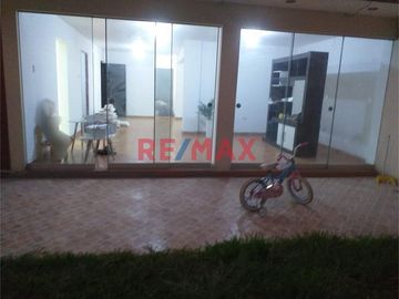 🏡 Casa De 3 Pisos En San Juan De Miraflores - Ideal Para Inversionistas S/. 729,963.00 - $ 199,990.00