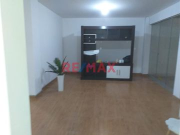 🏡 Casa De 3 Pisos En San Juan De Miraflores - Ideal Para Inversionistas S/. 729,963.00 - $ 199,990.00