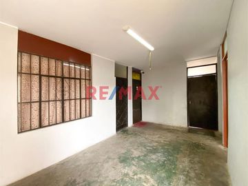 🏡 Casa De 3 Pisos En San Juan De Miraflores - Ideal Para Inversionistas S/. 729,963.00 - $ 199,990.00