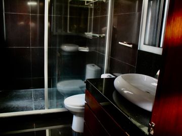 Exclusiva Residencia de Lujo con Amplios Espacios y Entorno Privilegiado en la Vista Country Club