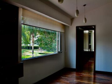 Exclusiva Residencia de Lujo con Amplios Espacios y Entorno Privilegiado en la Vista Country Club