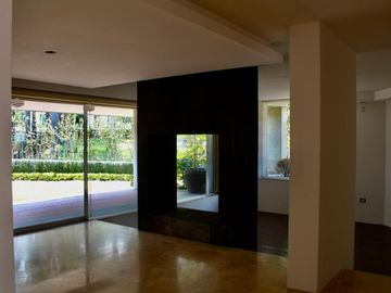 Exclusiva Residencia de Lujo con Amplios Espacios y Entorno Privilegiado en la Vista Country Club