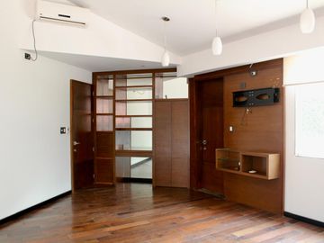 Exclusiva Residencia de Lujo con Amplios Espacios y Entorno Privilegiado en la Vista Country Club