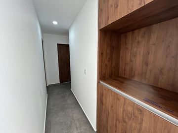 Hermosa y a estrenar casa en venta, con 3 recámaras forma parte de moderno desarrollo ubicado en Zakia Qro JF
