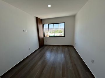 Hermosa y a estrenar casa en venta, con 3 recámaras forma parte de moderno desarrollo ubicado en Zakia Qro JF