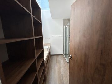 Hermosa y a estrenar casa en venta, con 3 recámaras forma parte de moderno desarrollo ubicado en Zakia Qro JF