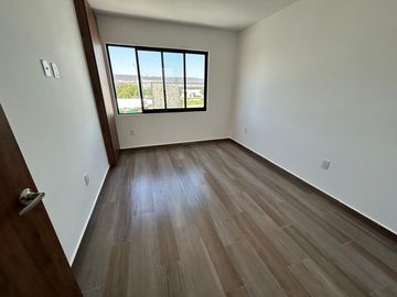 Hermosa y a estrenar casa en venta, con 3 recámaras forma parte de moderno desarrollo ubicado en Zakia Qro JF
