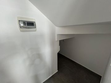 Hermosa y a estrenar casa en venta, con 3 recámaras forma parte de moderno desarrollo ubicado en Zakia Qro JF