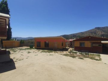 GRAN OPORTUNIDAD ! 2 Casonas en terreno de app 1.500m2 $190.000.000
