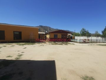 GRAN OPORTUNIDAD ! 2 Casonas en terreno de app 1.500m2 $190.000.000