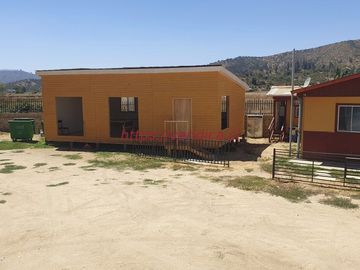 GRAN OPORTUNIDAD ! 2 Casonas en terreno de app 1.500m2 $190.000.000