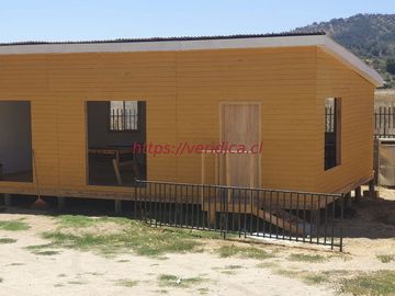 GRAN OPORTUNIDAD ! 2 Casonas en terreno de app 1.500m2 $190.000.000
