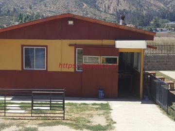 GRAN OPORTUNIDAD ! 2 Casonas en terreno de app 1.500m2 $190.000.000