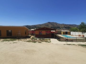 GRAN OPORTUNIDAD ! 2 Casonas en terreno de app 1.500m2 $190.000.000
