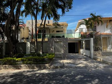 Se vende Casa en barrio   - Altos de Riomar - Barranquilla