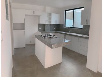 VENDO: COSTA SOL - 4 DORMITORIOS 1 EN P.B. CON BAÑOS COMPLETOS - COCINA - PATIO